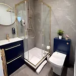 Apartment - Cabot Circus *