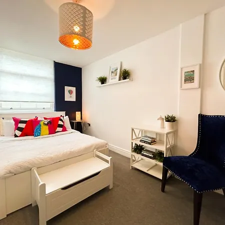 - Cabot Circus * Bristol