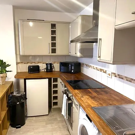 - Cabot Circus Apartment