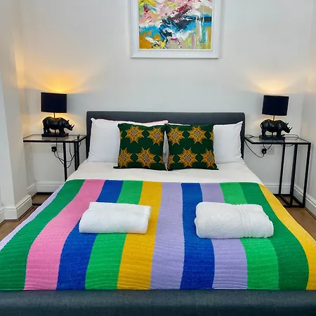 - Cabot Circus Apartment