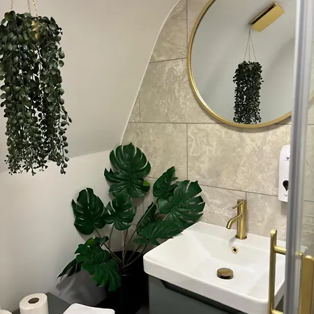 - Cabot Circus Apartment