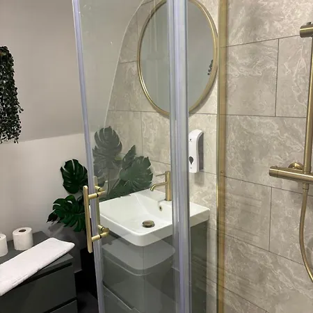 - Cabot Circus Apartment