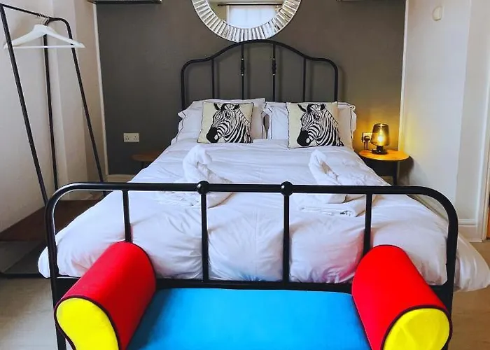 - Cabot Circus Apartment