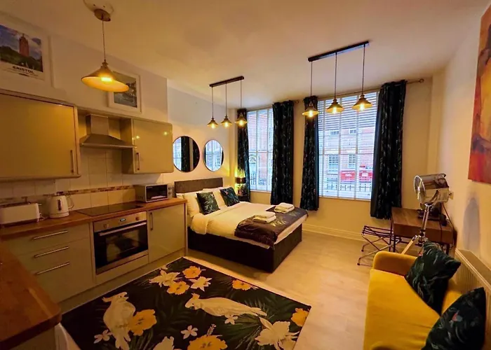 - Cabot Circus Apartment *