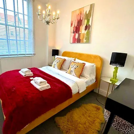 - Cabot Circus * Bristol