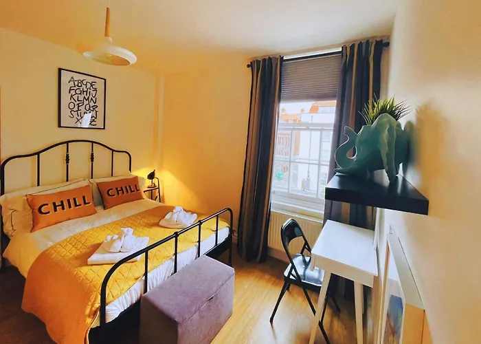 - Cabot Circus * Bristol